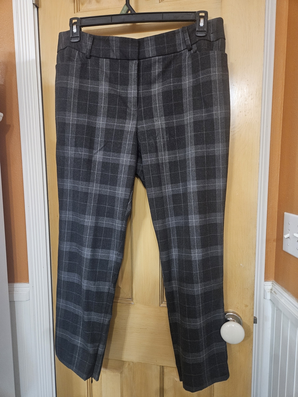 New York & Co. Gray Plaid Women’s Dress Pants - Classic Tailored Fit